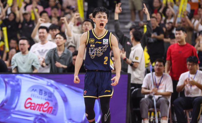 篮球迷捅出输球内幕朱世龙被耍的团团转龙8国际龙8网站难怪福建不敌广东男(图1)