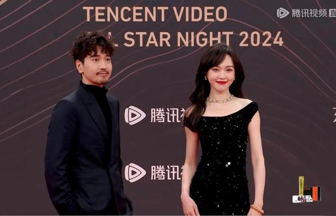 星个个风情万种却被29岁三线小花抢风头龙8国际点此进入澳门这一天内娱一线女(图4)