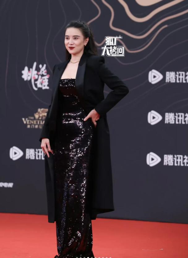 星个个风情万种却被29岁三线小花抢风头龙8国际点此进入澳门这一天内娱一线女(图22)